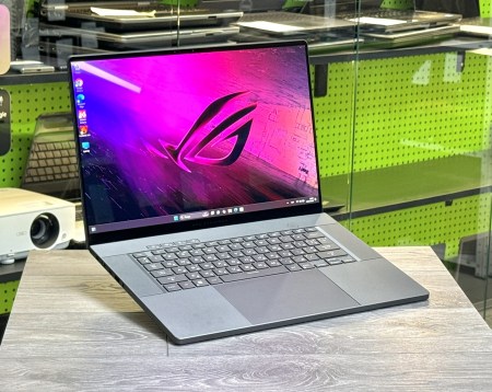 Asus Rog Zephyrus G16 GU605M